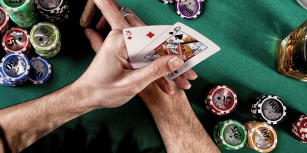  3 More Key Differences Between Blackjack & Poker Players